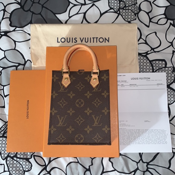 Louis Vuitton Handbags - 💫New Louis Vuitton monogram Petit Sac Plat